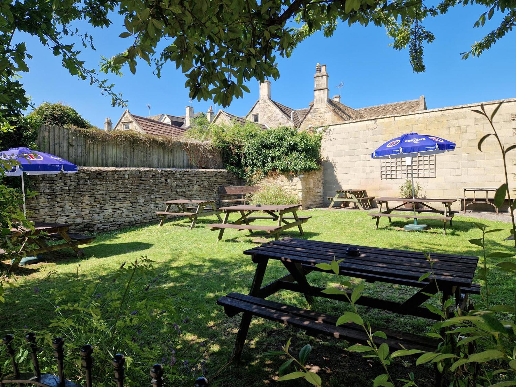 The Royal Oak Hotel Corsham Exterior photo